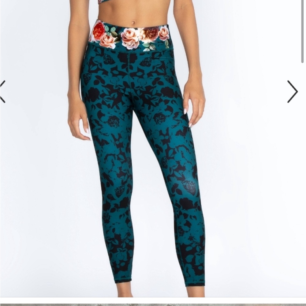 Johnny was active collection leggings floral blue